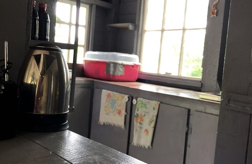 Newcastle Cabin | The Little Country House W/Private Chef