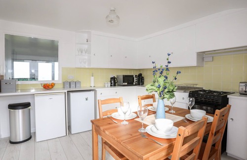 Rhosneigr Cottage | THE LITTLE DOLPHINS, pet friendly, with a garden in Rhosneigr