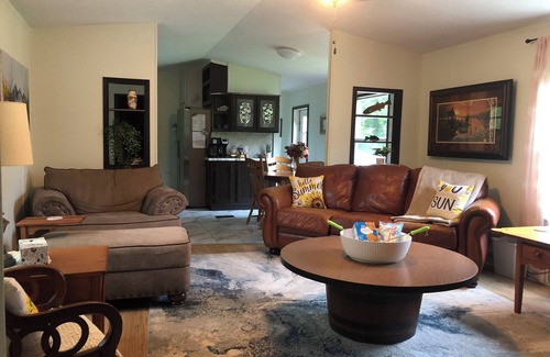 Puposky House | The Little Gem on Bluegill Bay