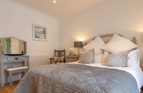Abernyte Cottage | The Little Steading Abernyte - sleeps 4 guests in 1 bedroom