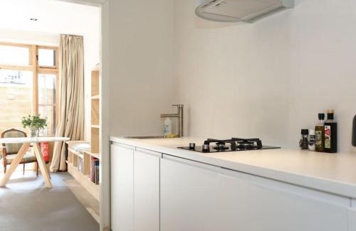 De Pijp Bed & Breakfast | The Little Townhouse