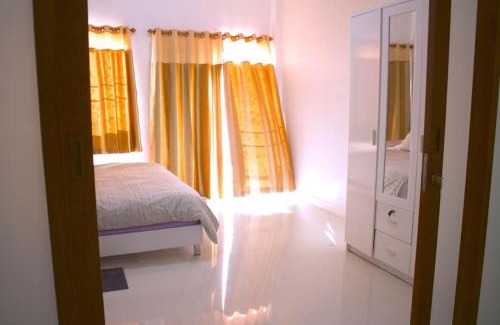 Tha Wang Thong House | The Living - Holiday Home Phayao