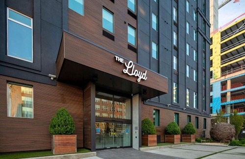 Downtown Hotel | The Lloyd Stamford, Tapestry Collection by Hilton