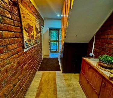 Gund House | The Local Cottage