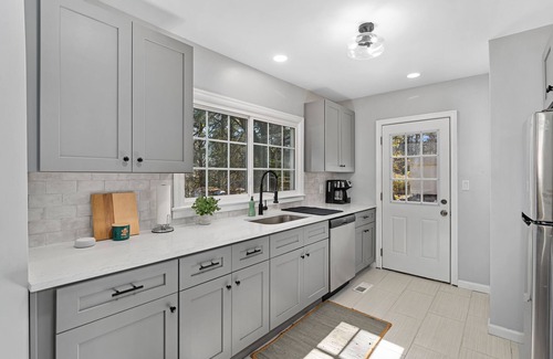 Marietta House | The Lockheed Lady - 3/2 Renovated Ranch in Marietta