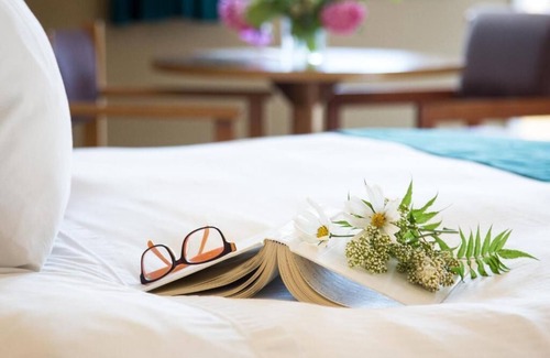 Nakusp Hotel | The Lodge at Arrow Lakes