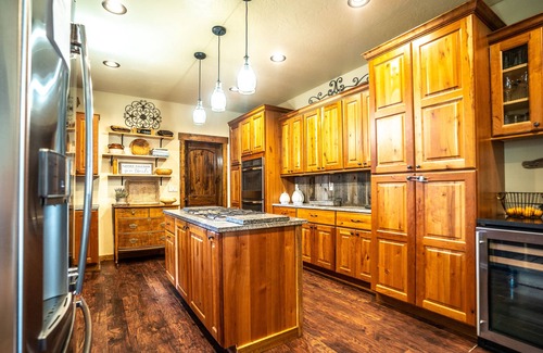 Riggins Cabin | The Lodge at Big Eddy on the main Salmon River