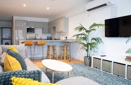 Woking Apartment | The Lodge at Hoe Farm