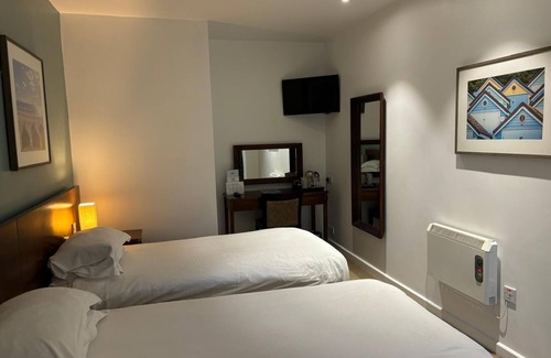 Bournemouth Cabin | The Lodge at Meyrick Park