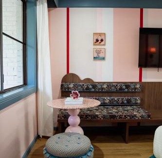 Jamberoo Hotel | The Lodge Jamberoo