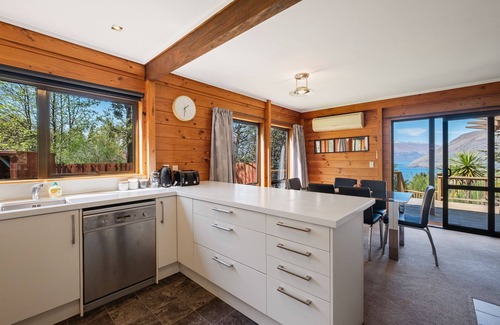 Fernhill House | The Lodge Plush Quiet Picturesque