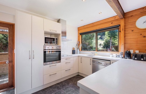 Fernhill House | The Lodge Plush Quiet Picturesque