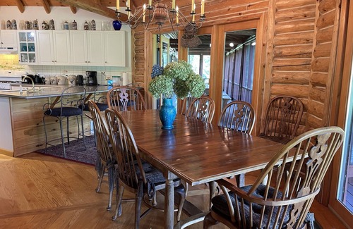 Maryland House | The Lodge, Unique log cabin, private lake, near Dreams Park + All Star Village