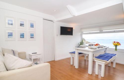 Portmellon Apartment | The Loft at Beach House