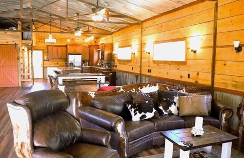 Bryan Apartment | The Loft at Lucky Eagle ~ The Perfect Secluded Hangout!