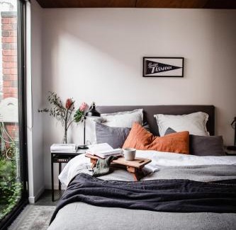 South Hobart House | The Loft at SoHo: Architecture & Views