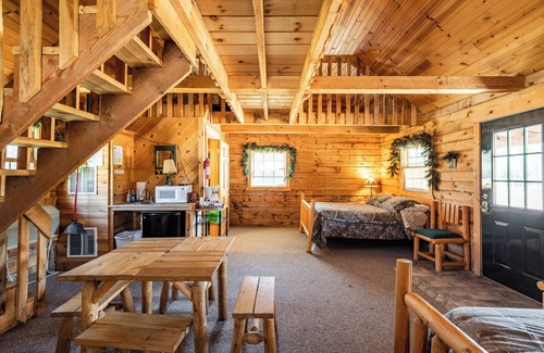 Neillsville Cabin | The Loft Cabin at the Riviera Resort in Neillsville, Wisconsin!