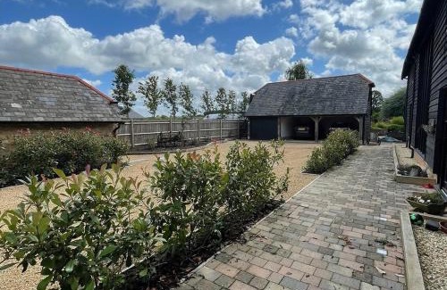 Chiddingstone Apartment | The Loft Hatch