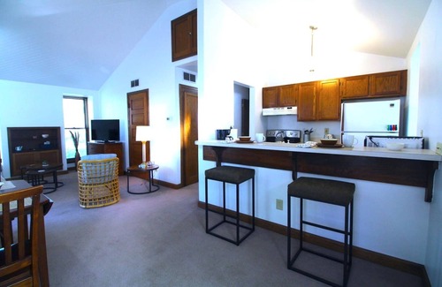 Victorian Village House | The Loft on Lundy | Short North Arts District