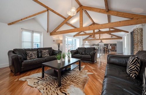 Southport House | The Loft, Unique 3 bedroom property