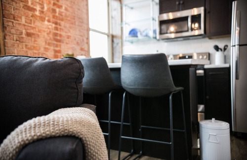 Claude Apartment | The Lofts Downtown: Studio C, Beautiful Modern Studio Loft in Downtown Claude