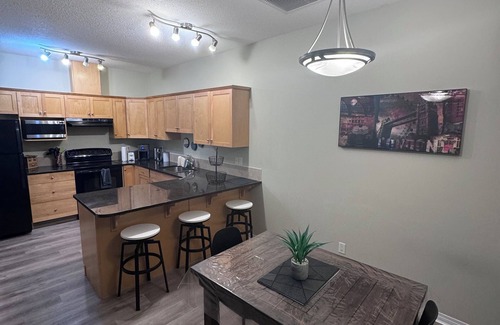 Medicine Hat Condo | The London Oasis