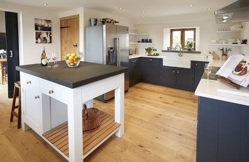 Ruthin House | The Longbarn is a Grade II listed luxury home, fully renovated inside and out.