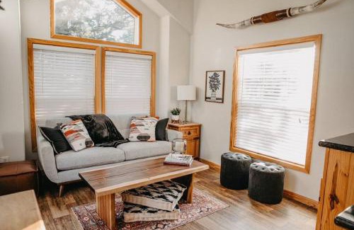 Austin House | The Longhorn Cabin - Cabins at Rim Rock