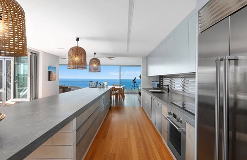 Killcare Heights House | The Lookout @ Killcare - 4 bedroom architecturally designed house with amazing ocean and bush views