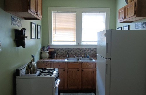Memphis Apartment | THE LOVE SHACK LARGE MIDTOWN VIBE WITH BIG MONTHLY SAVINGS