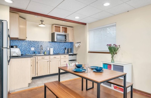 Green Mountain Apartment | The LUX in Lakewood.Minutes from Red Rocks.Hiking.Biking