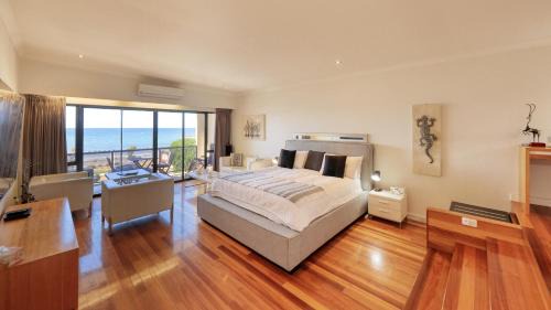 Penguin Hotel | The Madsen Boutique Hotel