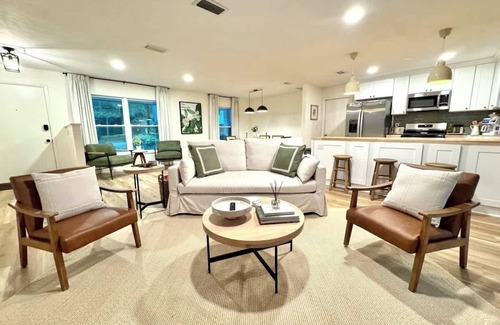 Gainesville House | The Magnolia Modern | New, Near UF, Shands, Nature