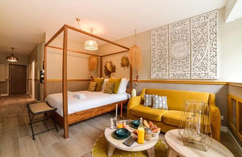 Porte-Dauphine Apartment | The Majestic Garden Suite