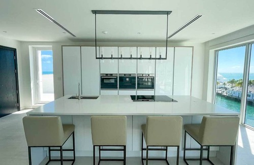 Palm Cay Apartment | The Manatee Villa