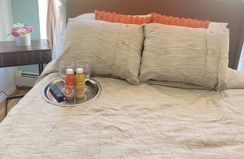 Poughkeepsie Apartment | The Manhattaner Loft- Spaciously Elegant & Super Comfortable - Reasonably Priced