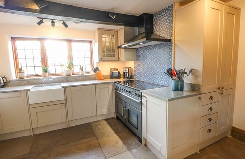 Denstone Cottage | THE MANOR HOUSE, pet friendly, character holiday cottage in Rocester