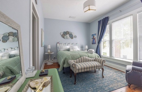 Hodgmans Daytona Bed & Breakfast | The Margaret suitenA Stay & Story to Remember