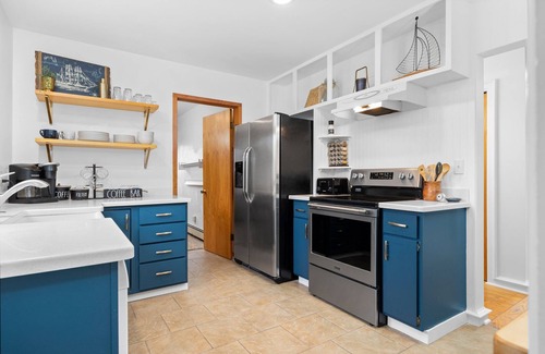 Northport House | The Mariner Petite: 2BR, Hot Tub, In Village, Pets