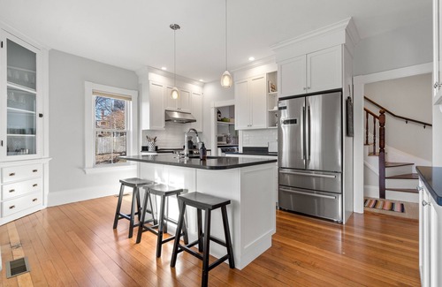 Gloucester House | The Mariner · Walk to Beach+Rocky Neck · Fenced Backyard