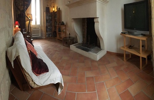 Montcalm House | The Mas de la Vigne an old farmhouse, around vineyards