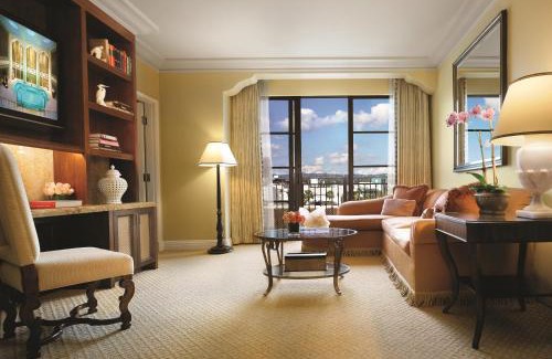 Beverly Hills Hotel | The Maybourne Beverly Hills, Maybourne