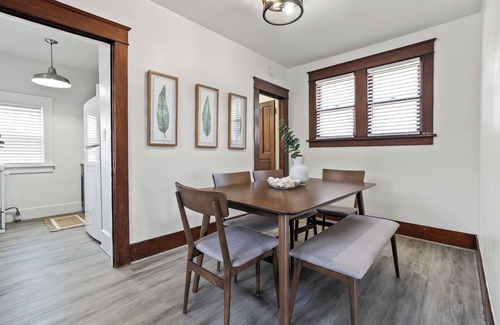 Battle Creek House | The Mediterranean Oasis, A Perfect Comfort Haven - Entire Upper Unit of Duplex