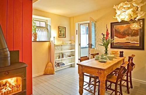 Field Dalling House | The Meeting House