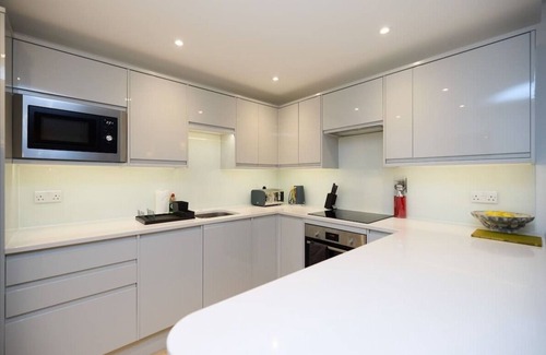 South Norwood Apartment | The Melbray Gem - 2 Bdr Apartment with Courtyard