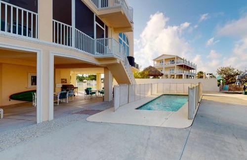 Cutthroat Harbor Estates House | The Mermaid Manor