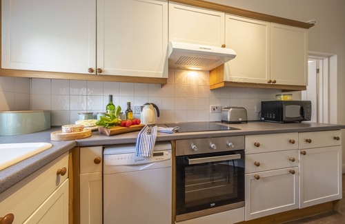 Goudhurst Cottage | The Mews - a beautiful cottage that sleeps 4 guests in 2 bedrooms