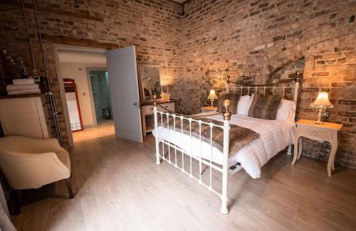 Castlebellingham House | The Mews - Luxury Stay at Bellingham Estate