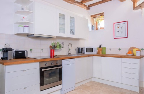Puligny-Montrachet Apartment | The Mews, Puligny-Montrachet. Comfort, charm, cheerful, restored Barn, sleeps 2.