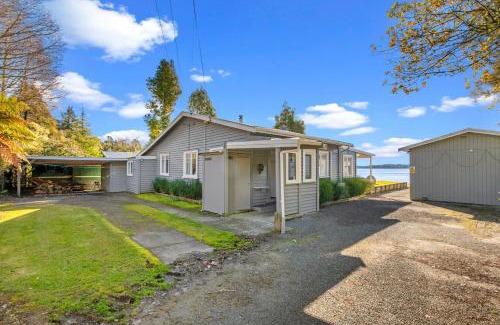 Rototai House | The Middle